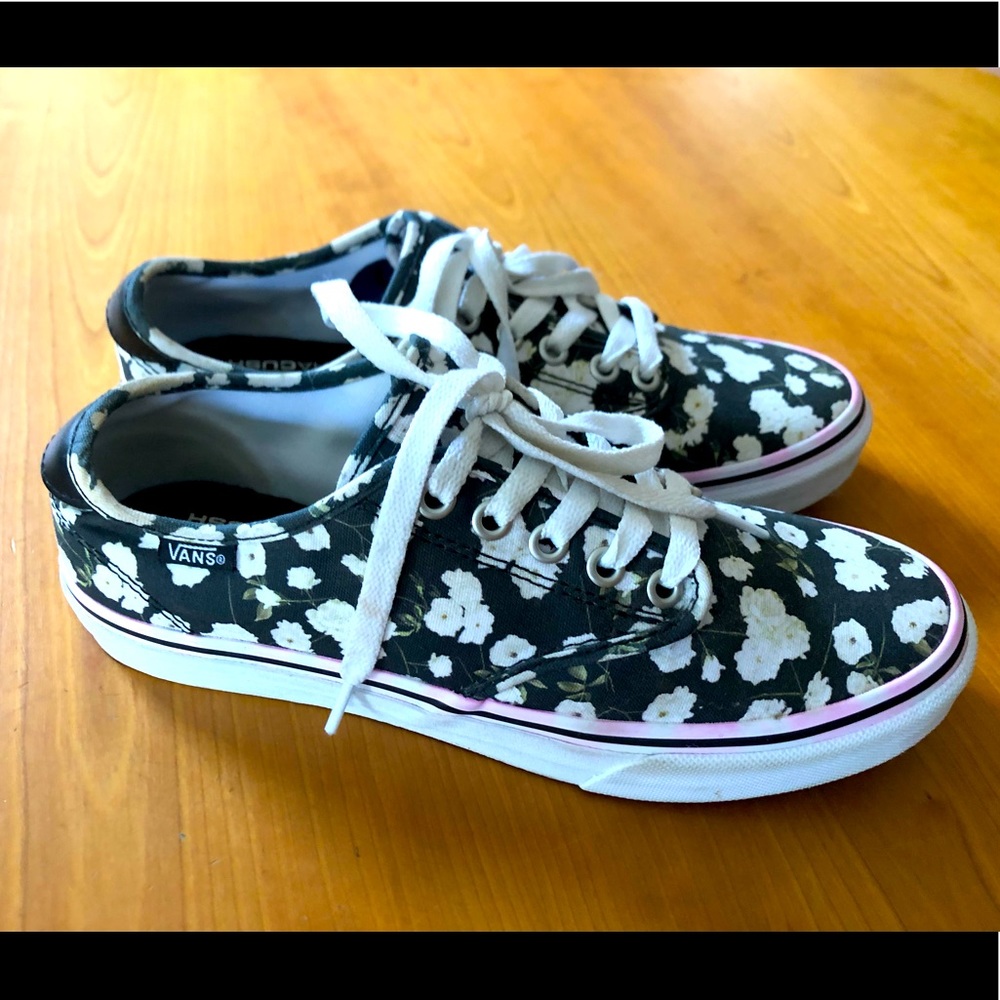 Vans Ultracush Floral Lace Up Sneakers.